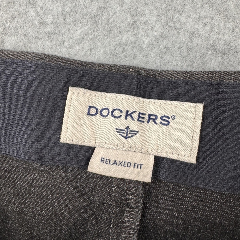 Dockers Comfort Khaki Pants Mens 38x29 Gray Pleated Relaxed Fit Stretch NEW - Picture 3 of 8